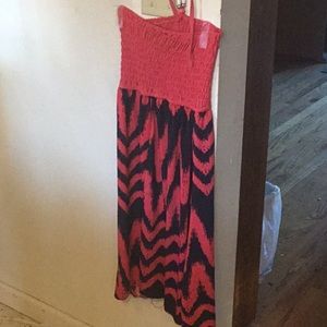 Strapless dress with navy blue and pink patterns